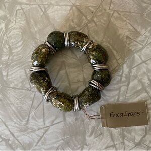ERICA LYONS Green plastic beads and metal rings bracelet